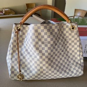 Louis Vuitton Artsy Gm